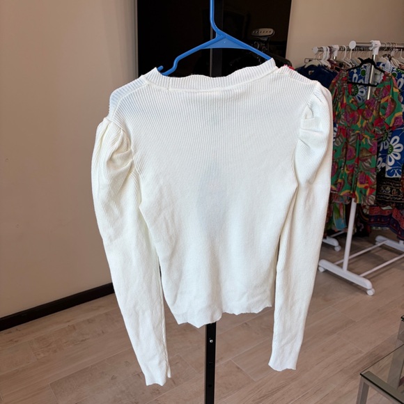 Farm Rio: Off-White Flower Embroidery Knit Top - Picture 8 of 11